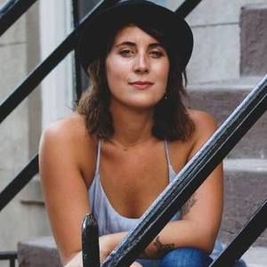 Meet your Posher, Laura